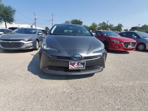 Used 2019 Toyota Prius Limited w/ Premium Convenience Package FWD image 8