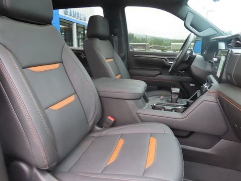 Certified 2025 GMC Sierra 1500 AT4 w/ AT4 Premium Package AWD/4WD image 49