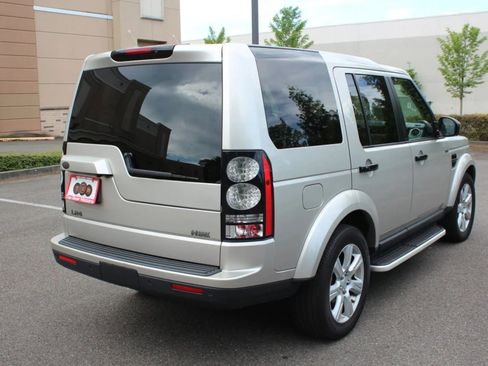 Used 2016 Land Rover LR4 HSE image 9