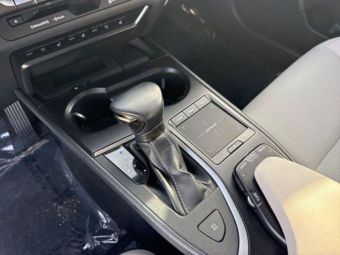 Certified 2022 Lexus UX 200 w/ Premium Package FWD image 20