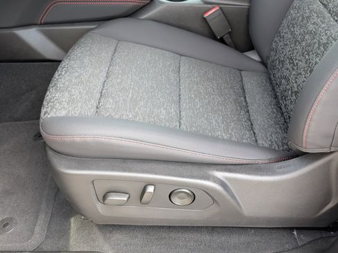 Used 2024 Chevrolet Colorado Z71 w/ Z71 Convenience Package 2 image 12