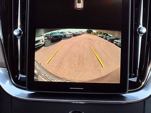 New 2026 Volvo XC90 B5 Core AWD/4WD image 16