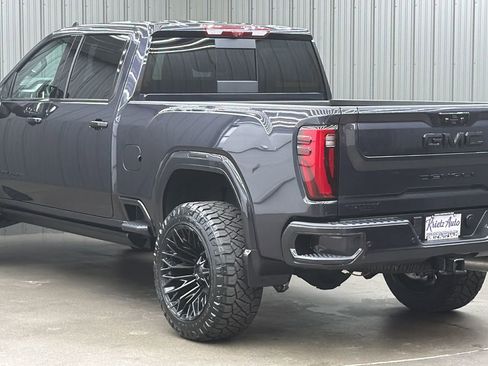 Used 2025 GMC Sierra 3500 Denali w/ Denali Reserve Package image 3