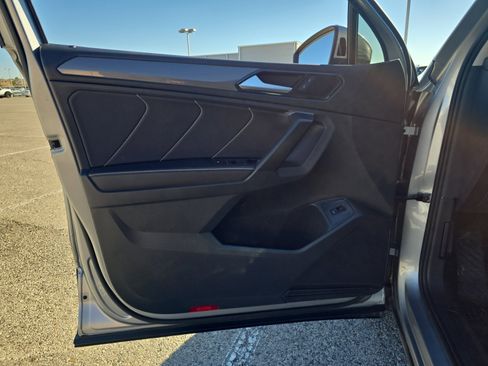 Certified 2023 Volkswagen Tiguan SE image 24