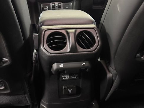 Used 2024 Jeep Wrangler High Altitude image 23