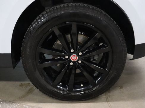 Used 2019 Jaguar F-PACE Prestige image 38