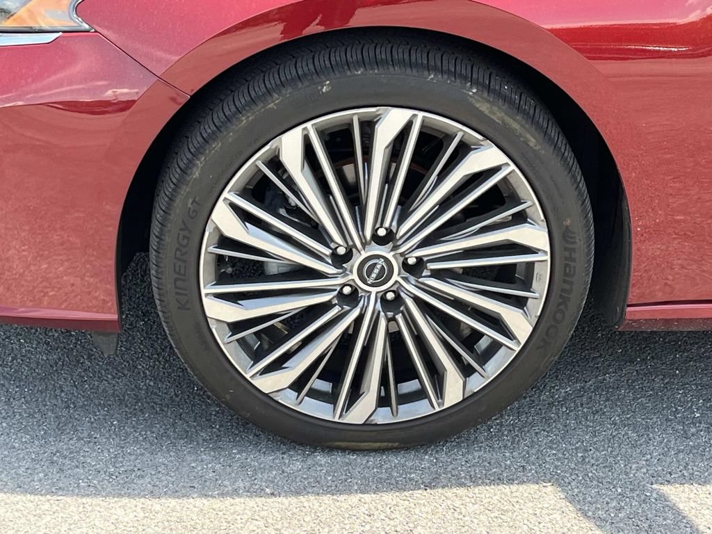 Used 2024 Nissan Altima 2.5 SL FWD image 11