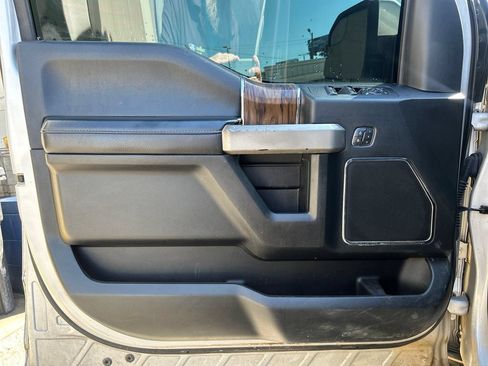 Used 2019 Ford F150 Lariat AWD/4WD image 7