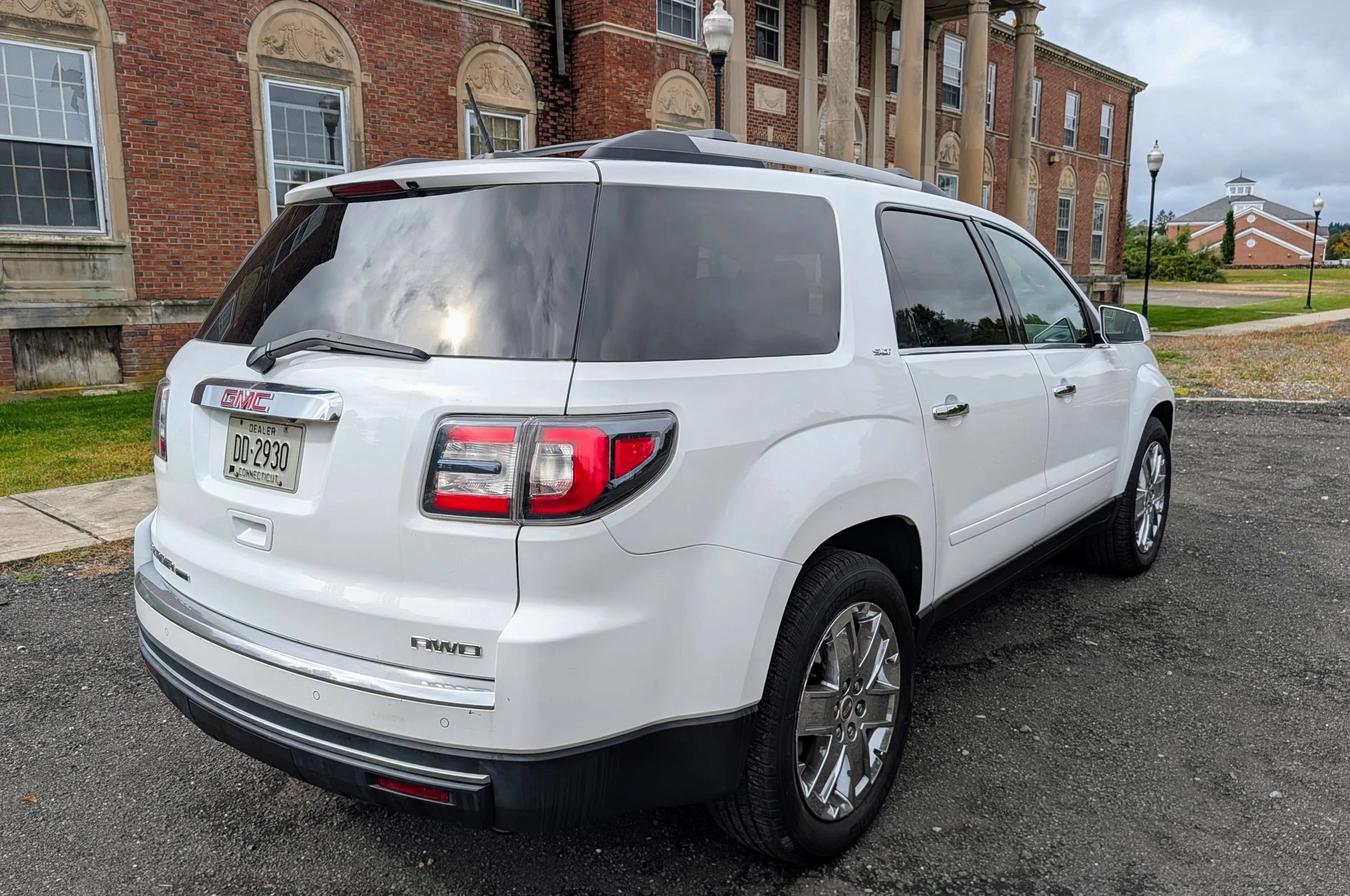 Used 2017 GMC Acadia Limited SLT AWD/4WD image 5