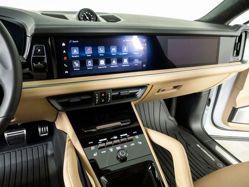 New 2026 Porsche Cayenne Turbo image 13