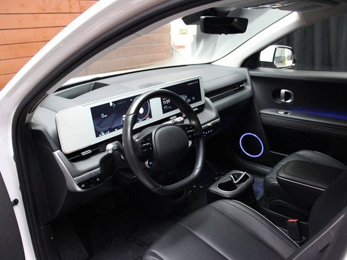 Used 2024 Hyundai Ioniq 5 Limited image 2