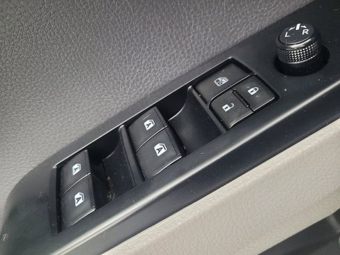 Used 2020 Toyota Camry LE image 27