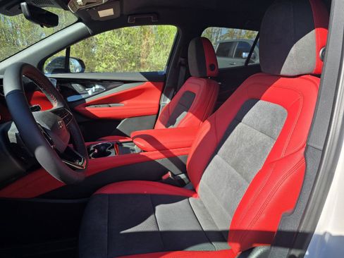 New 2025 Chevrolet Blazer EV RS image 12