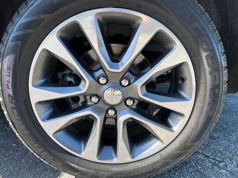 Used 2017 Jeep Grand Cherokee Overland RWD image 13