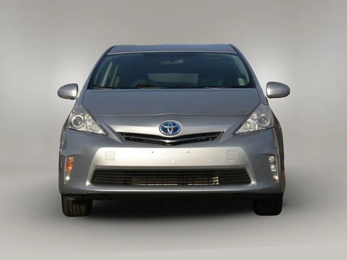 Used 2013 Toyota Prius V Three image 2