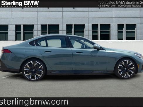 New 2026 BMW 550e xDrive image 3