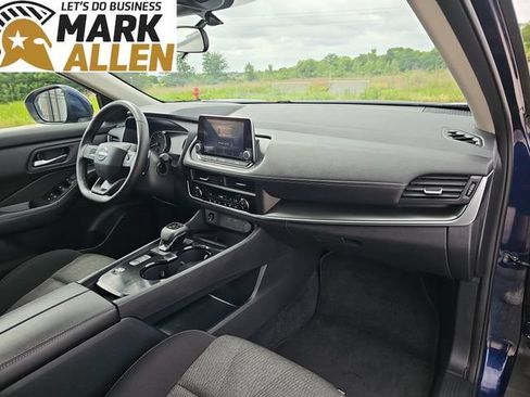 Used 2025 Nissan Rogue SV FWD image 28