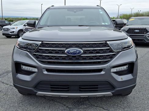 Used 2023 Ford Explorer XLT w/ Equipment Group 202A AWD/4WD image 2