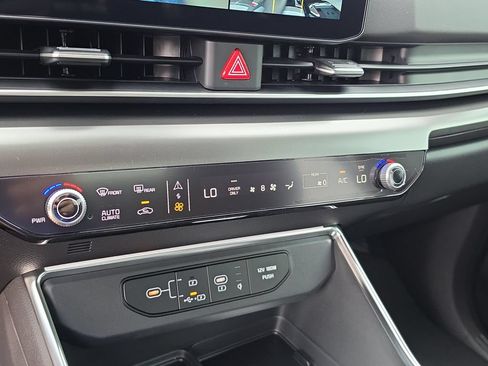 New 2026 Kia Carnival SX w/ SX Dark Edition Package FWD image 27