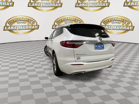 Used 2020 Buick Enclave Avenir w/ Avenir Technology Package FWD image 9