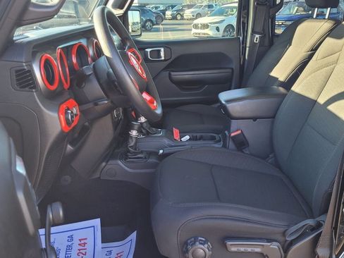 Used 2022 Jeep Gladiator Sport AWD/4WD image 5