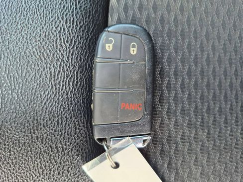Used 2024 Jeep Compass Latitude AWD/4WD image 29