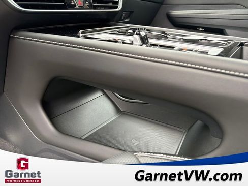 Used 2024 Volkswagen Atlas Cross Sport SEL R-Line image 44