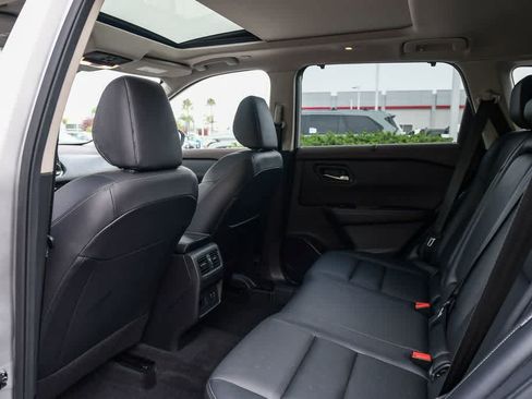 Used 2023 Nissan Rogue SL w/ SL Premium Package AWD/4WD image 18