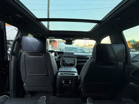 Used 2026 GMC Yukon XL Elevation w/ Elevation Premium Package image 16