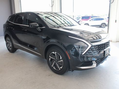 Certified 2024 Kia Sportage LX image 1