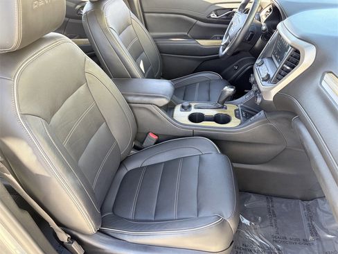 Used 2019 GMC Acadia Denali image 10