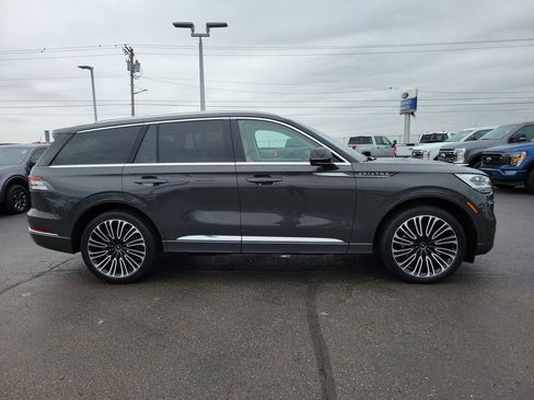 Certified 2023 Lincoln Aviator Black Label w/ Class IV Trailer Tow Package image 3