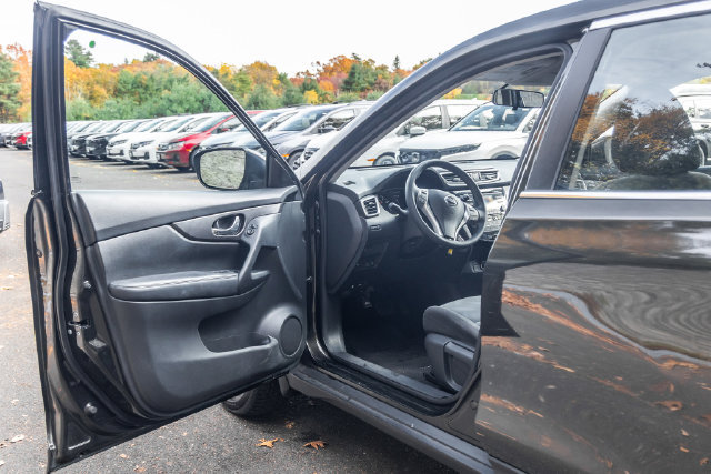 Used 2016 Nissan Rogue S AWD/4WD image 23