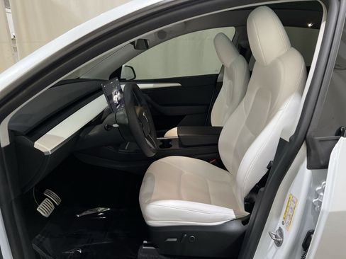 Used 2024 Tesla Model Y Performance AWD/4WD image 18