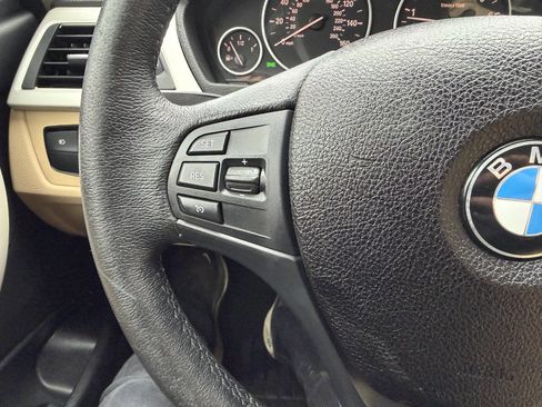 Used 2017 BMW 320i 320i 4dr Sedan w/ Driver Assistance Package image 31