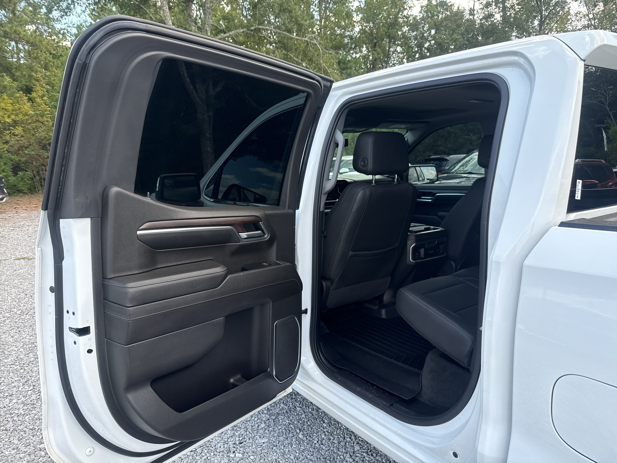 Used 2022 GMC Sierra 1500 SLT w/ SLT Convenience Package AWD/4WD image 19