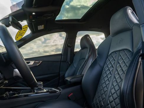 Used 2023 Audi S4 Prestige image 15