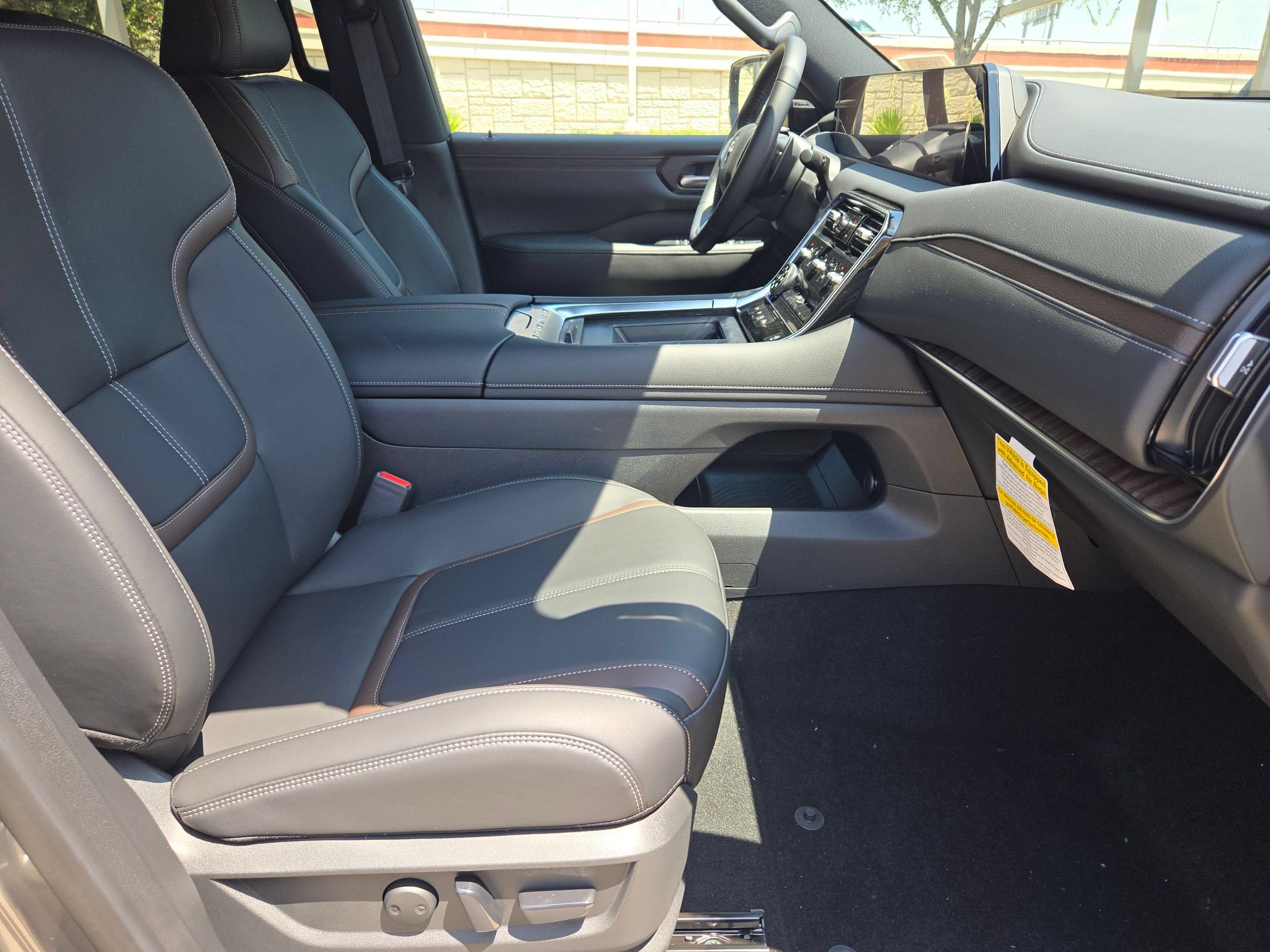 New 2026 Nissan Armada SL w/ Captain's Chari Seat Package AWD/4WD image 21