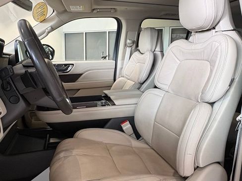 Used 2019 Lincoln Navigator Reserve w/ Cargo Package AWD/4WD image 14