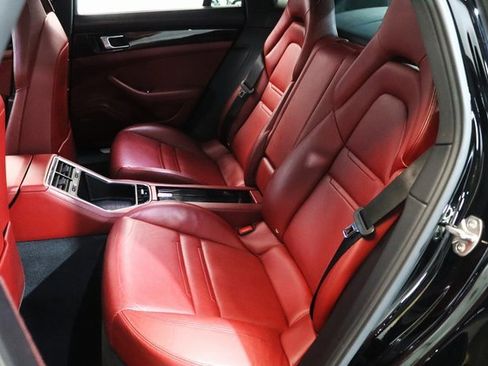 Used 2018 Porsche Panamera 4S image 16