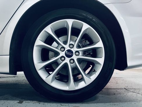 Used 2019 Ford Fusion SE FWD image 23