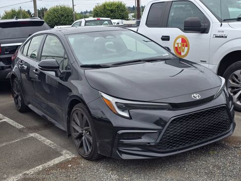 Used 2024 Toyota Corolla SE w/ SE Premium Package FWD image 3