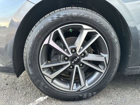 Used 2023 Kia Forte LXS image 29