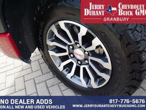 Used 2020 GMC Sierra 1500 AT4 w/ AT4 Premium Package AWD/4WD image 9