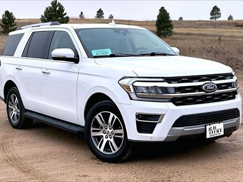 Used 2024 Ford Expedition Limited image 3
