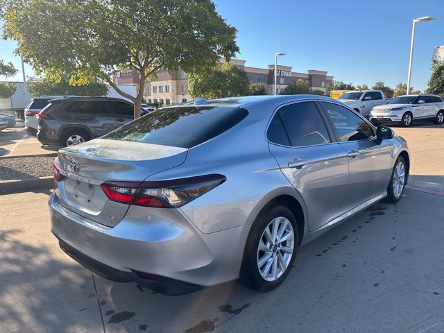 Used 2022 Toyota Camry LE FWD image 5