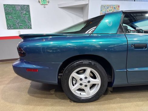 Used 1997 Pontiac Firebird Formula w/ Opt Pkg RWD image 32