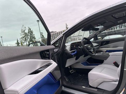 New 2026 Cadillac Optiq Luxury 1 image 20