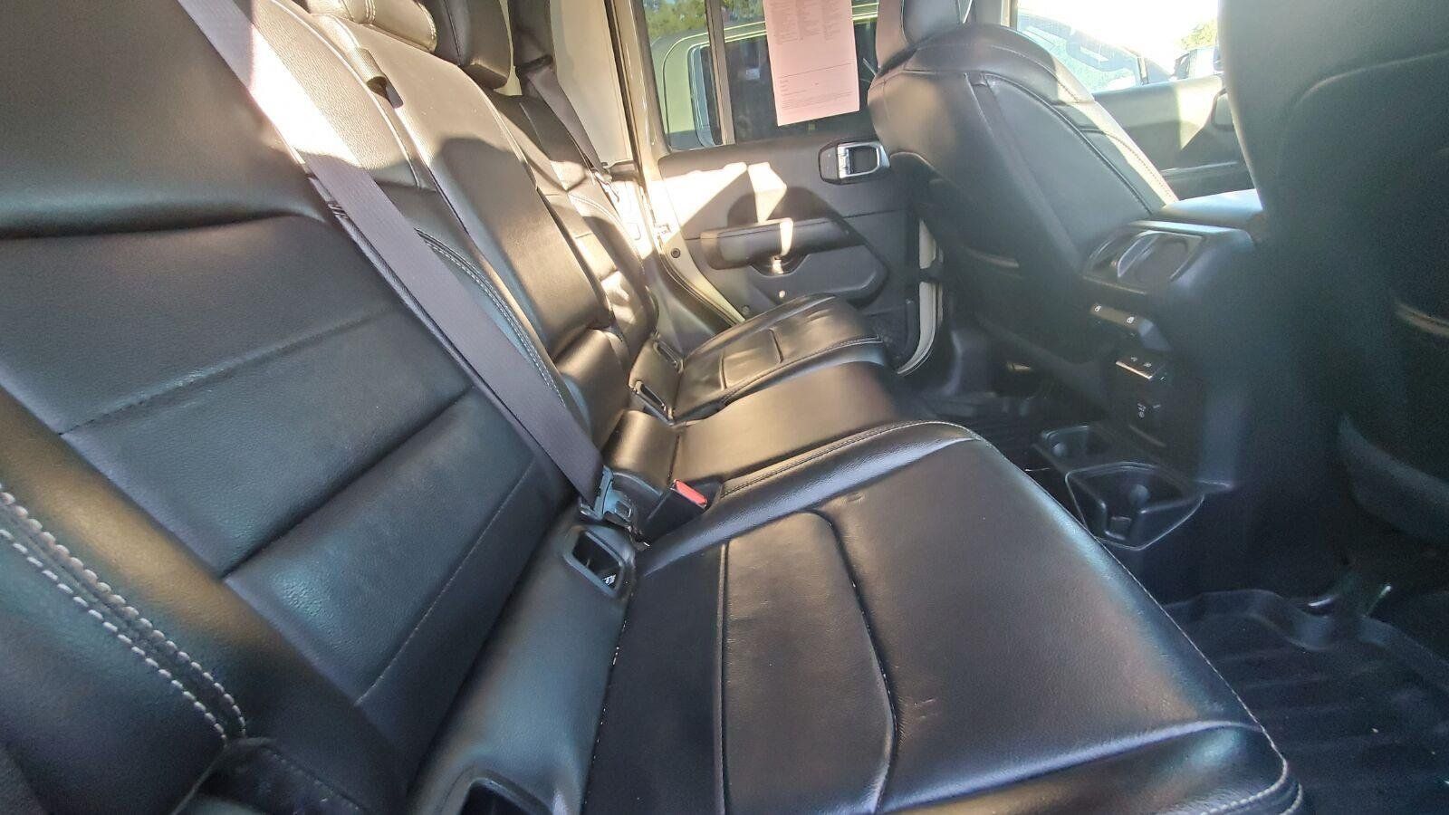 Used 2020 Jeep Gladiator Overland AWD/4WD image 6