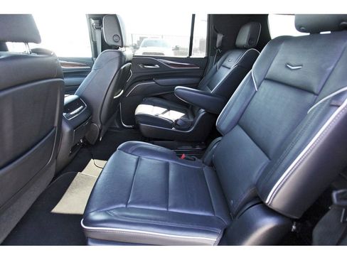 Used 2023 Cadillac Escalade ESV Premium Luxury image 7